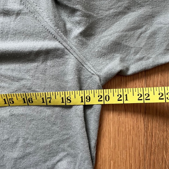 Eleventy Sage Lightweight Super Soft Wool Sweater - Picture 8 of 9